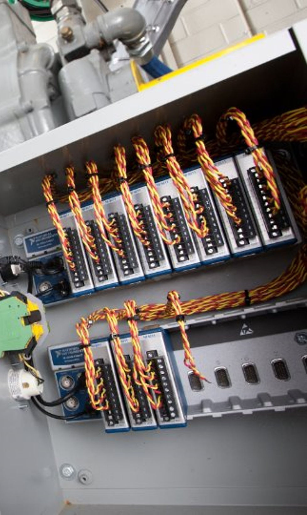 Dsitributed measurements with NI CompactDAQ. FlexLogger, and LabVIEW
